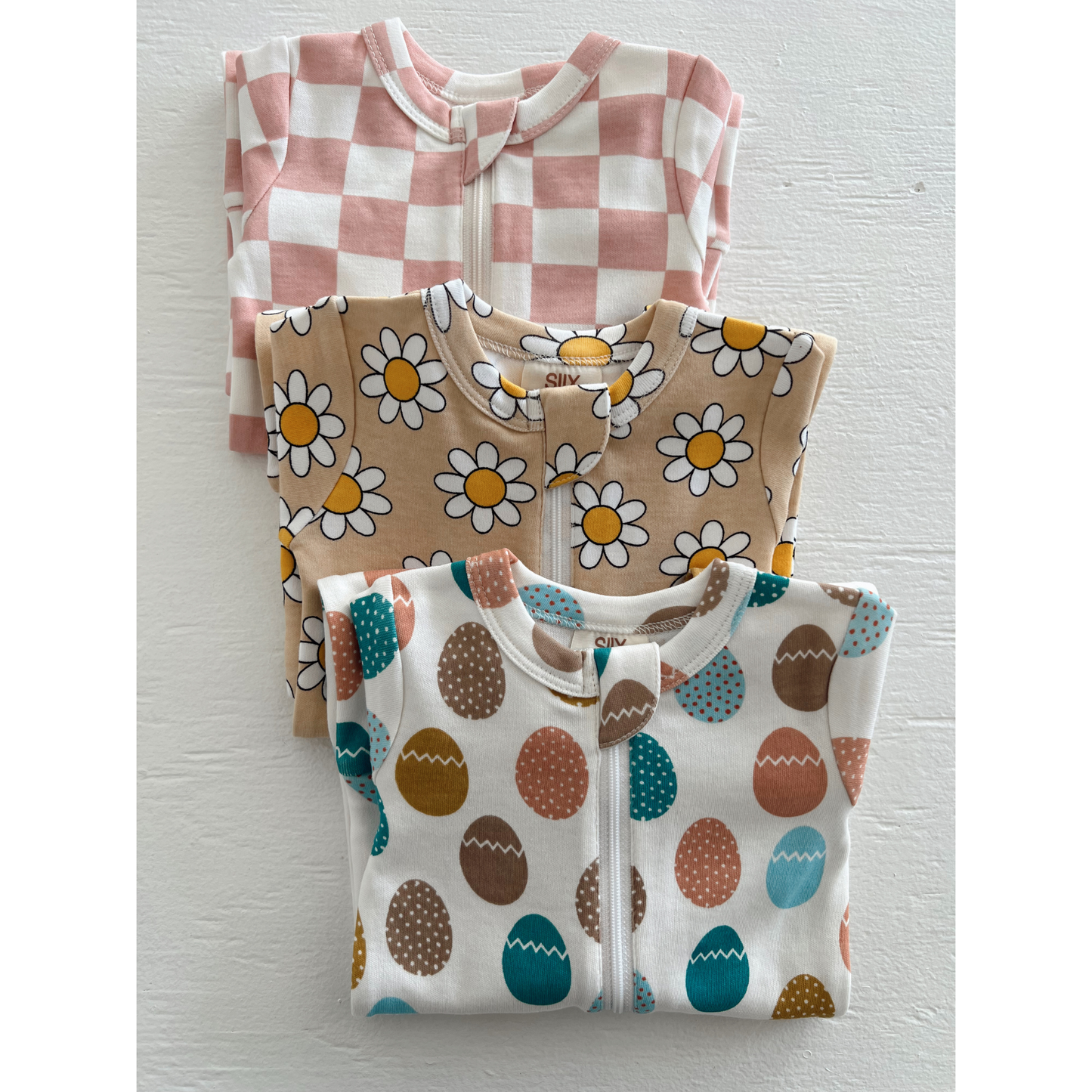 Daisy Pop Biscotti / Organic 2-Way Zip Romper